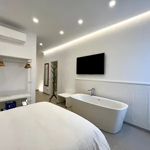 trastevere-urban-suite.it-romehotels.com/